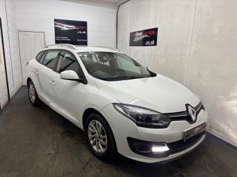 2014 2014 14 REG MILEAGE 58,000 ENGINE 1.5 DIESEL COLOUR WHITE DOORS 5DRS BODY... photo
